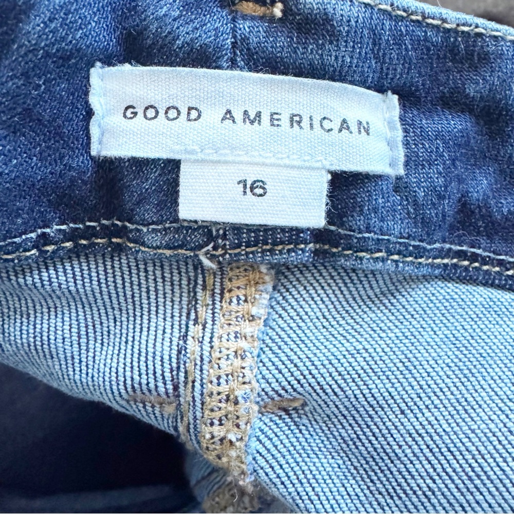 Good American Straight Leg Jeans - Picture 8 of 11